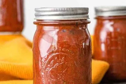 pizza sauce preserve in canning jar