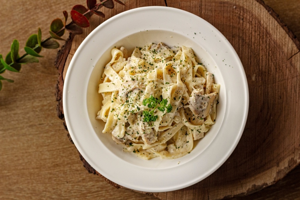 Rich Alfredo Fettuccine: Creamy Pasta Perfection With Al Dente Ribbons